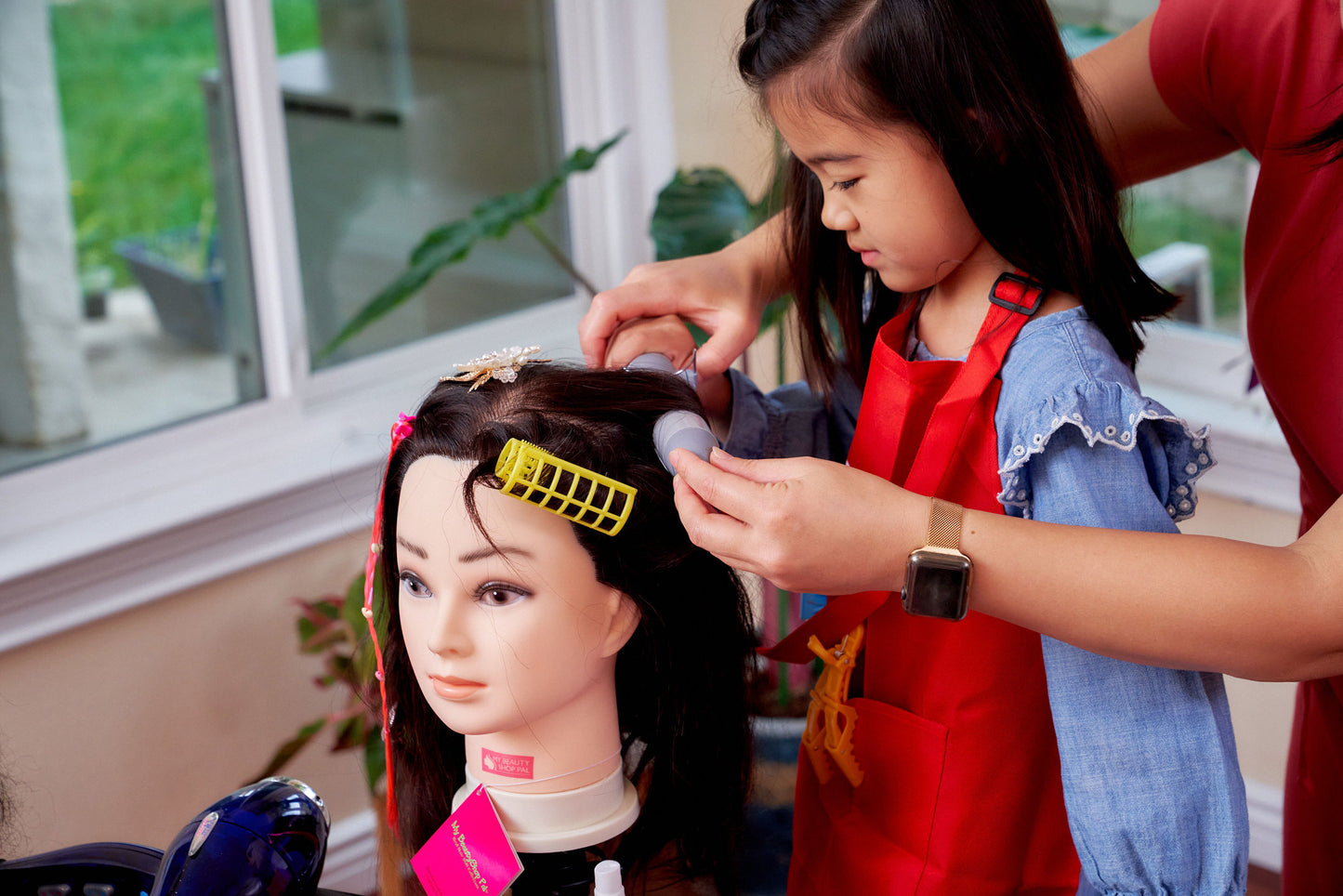 My BeautyShop Pal - SOFIA Doll and Hair Accessory Premium Kit (#72003)