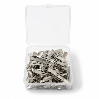 Close view of single prong curl clip